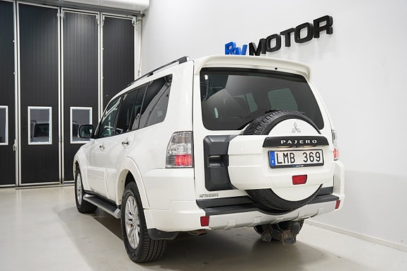 Mitsubishi Pajero 4 of 21