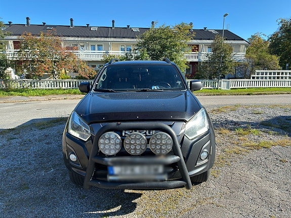 Pickup ISUZU D-Max 4x4 2 of 6