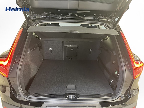 Volvo XC40 14 of 15