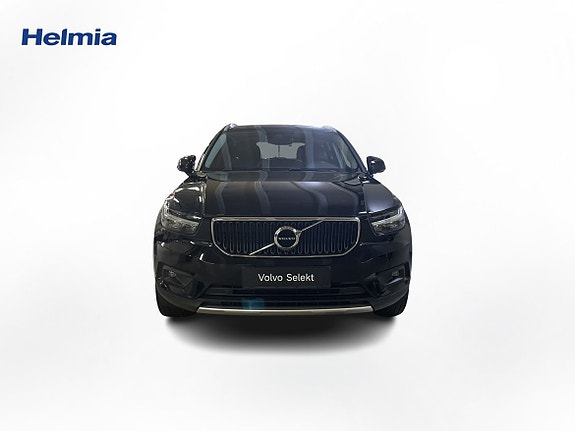 Volvo XC40 8 of 15