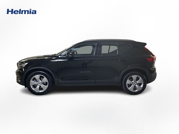 Volvo XC40 2 of 15