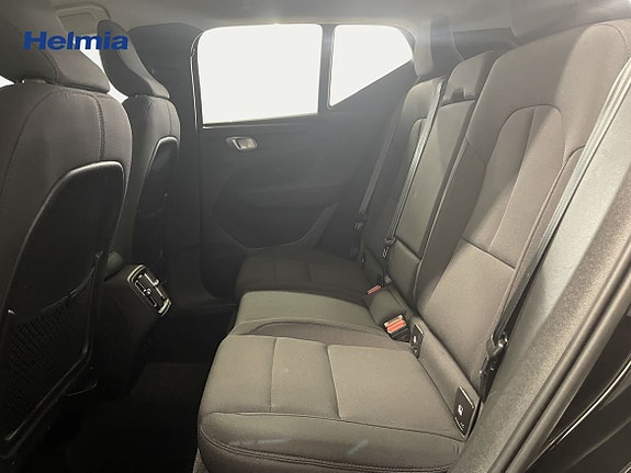 Volvo XC40 13 of 15