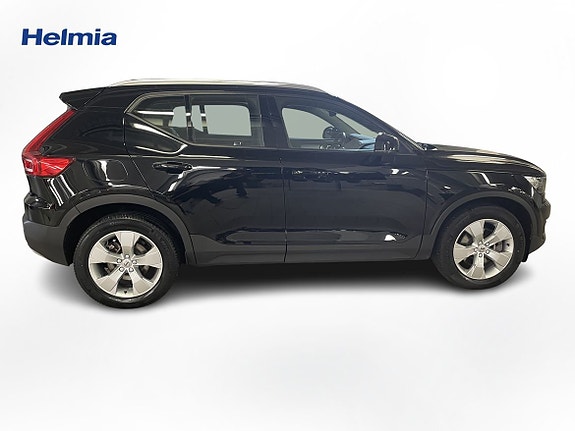 Volvo XC40 6 of 15