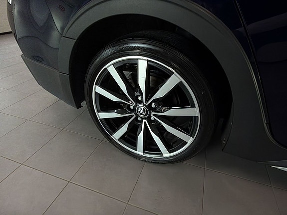 Toyota Corolla 13 of 27