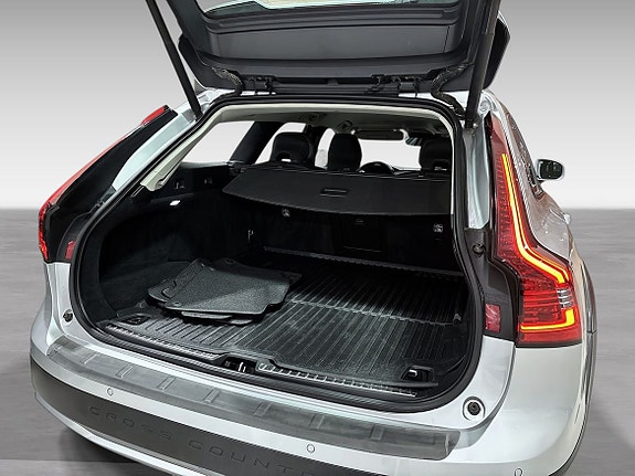 Volvo V90 Cross Country 6 of 8
