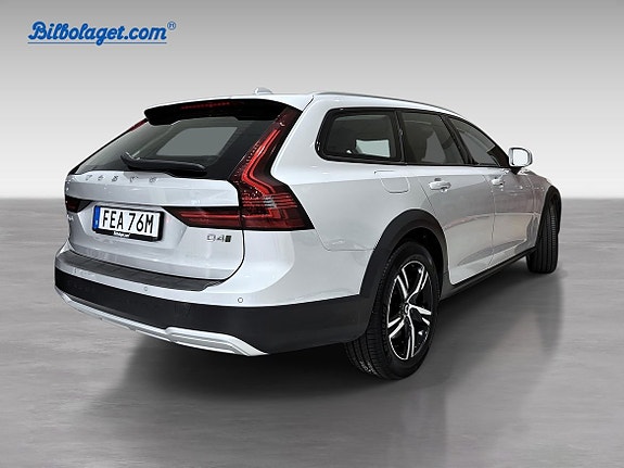Volvo V90 Cross Country 4 of 8