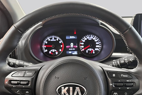 Kia Picanto 10 of 15