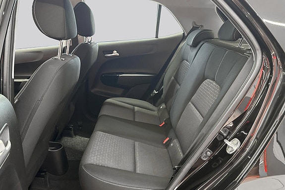 Kia Picanto 9 of 15