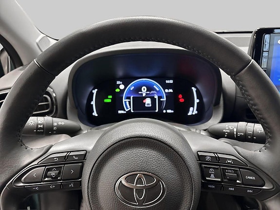 Toyota Yaris 15 of 19