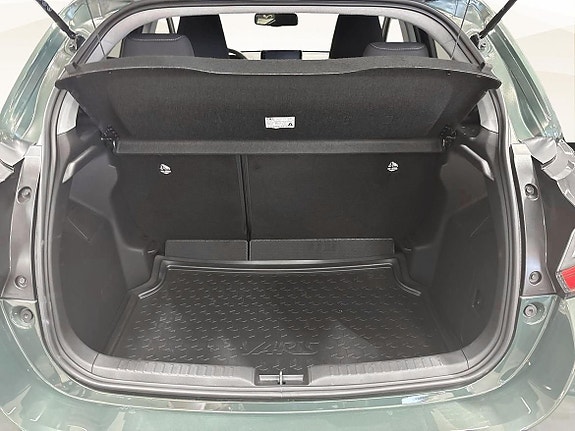 Toyota Yaris 13 of 19