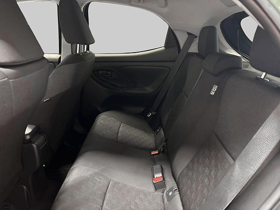 Toyota Yaris 11 of 19