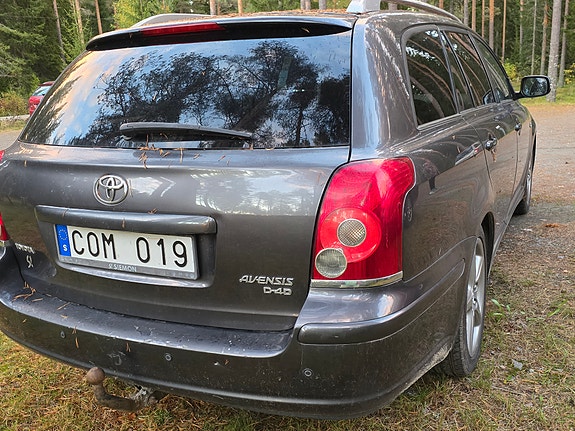 Toyota Avensis 3 of 12