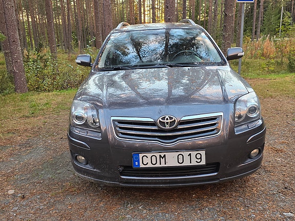 Toyota Avensis 11 of 12