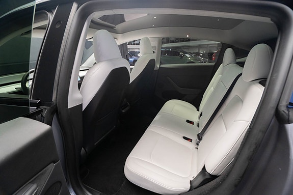 Tesla Model Y 19 of 23