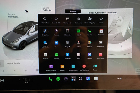 Tesla Model Y 20 of 23