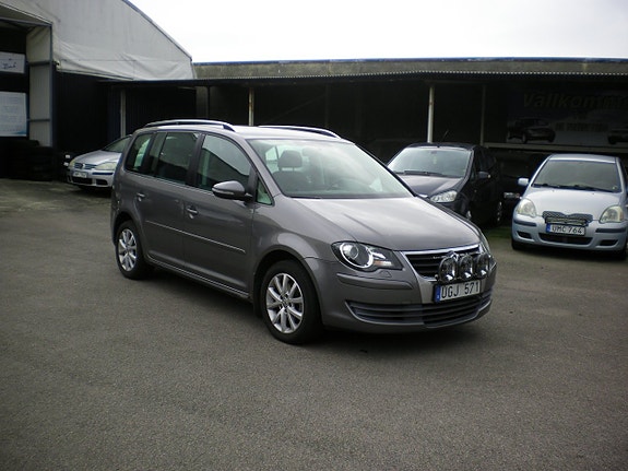 Volkswagen Touran 2 of 11