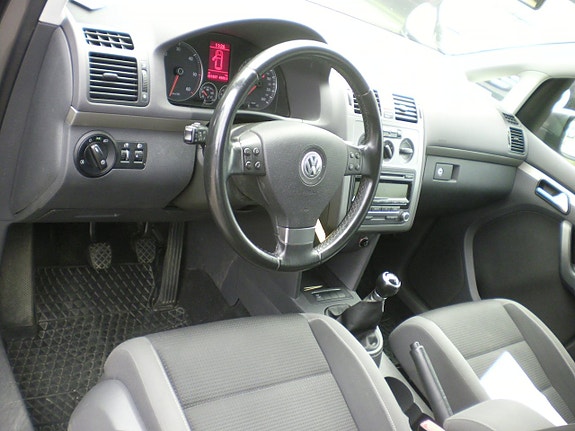 Volkswagen Touran 6 of 11