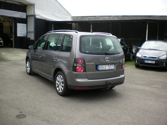 Volkswagen Touran 8 of 11