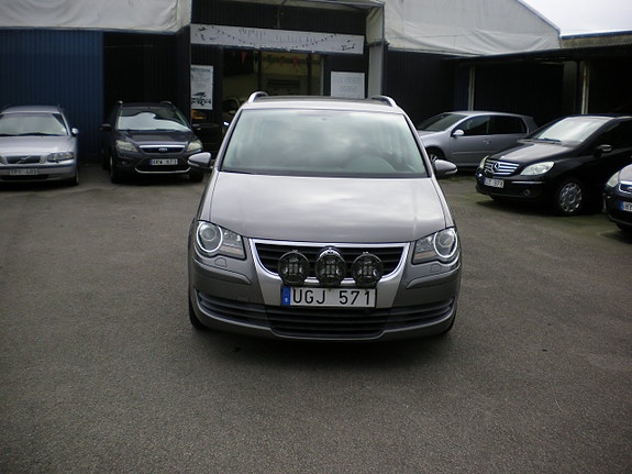 Volkswagen Touran 3 of 11