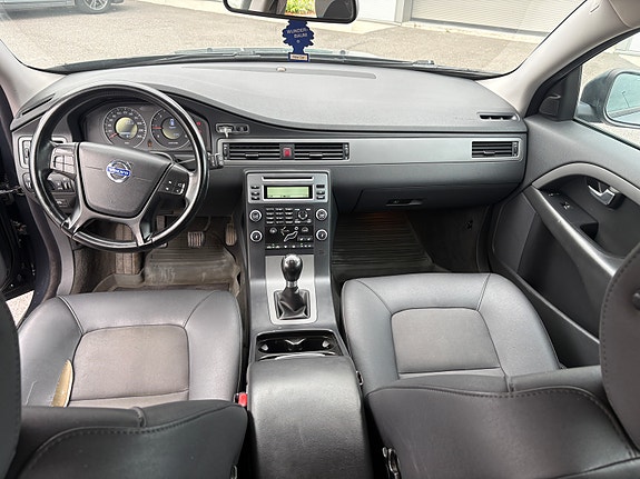 Volvo V70 6 of 9
