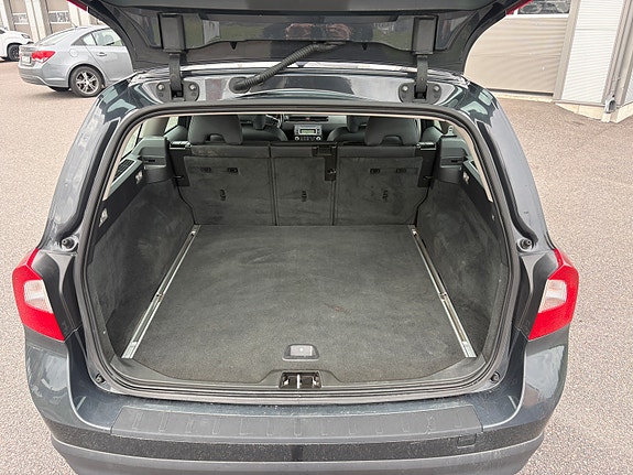 Volvo V70 8 of 9