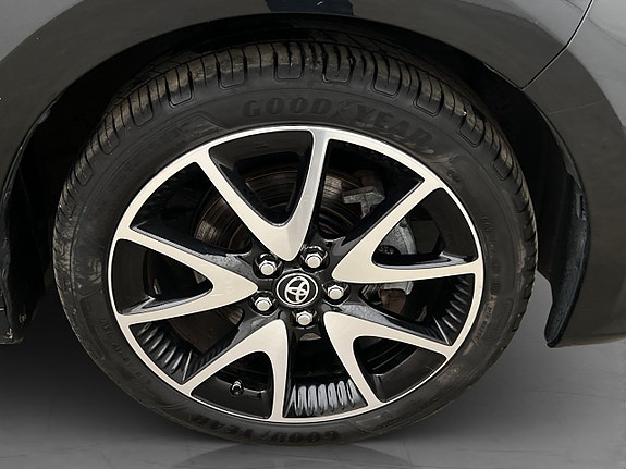 Toyota Yaris 10 of 29