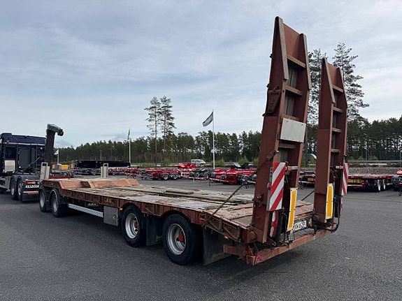 NC - Maskinvagn 4-axlad 9m 7 of 11