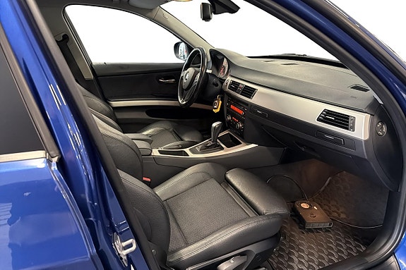 BMW 320d 15 of 22
