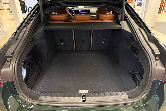 BMW i4 12 of 18