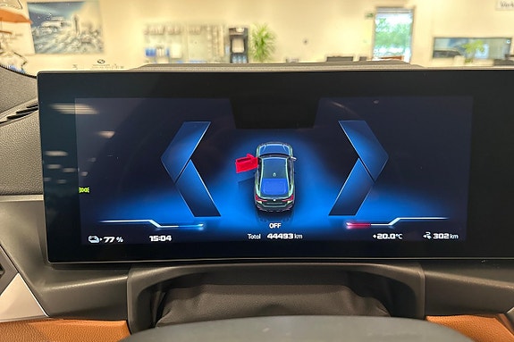 BMW i4 10 of 18