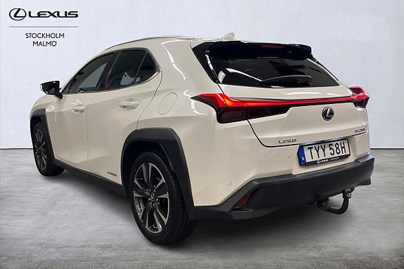 Lexus UX250h 3 of 23