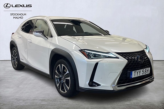 Lexus UX250h 6 of 23