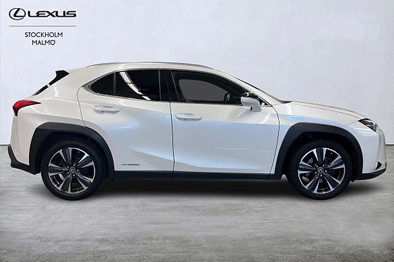 Lexus UX250h 4 of 23