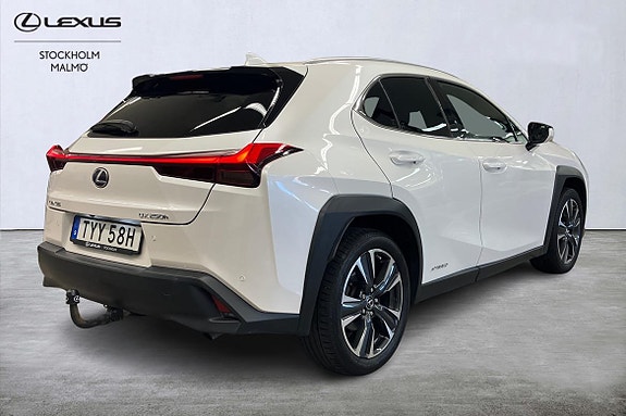 Lexus UX250h 5 of 23