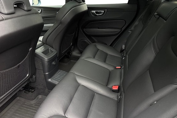 Volvo XC60 13 of 23