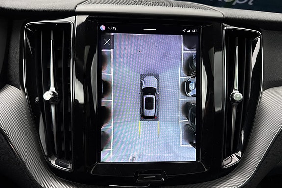 Volvo XC60 15 of 23