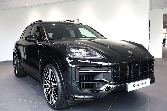 Porsche Cayenne 5 of 17