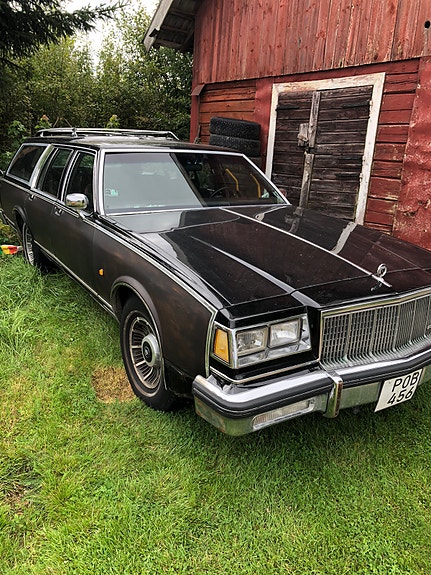 Buick Le Sabre 4 of 6