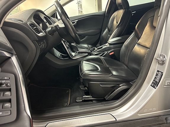 Volvo V40 Cross Country 10 of 13