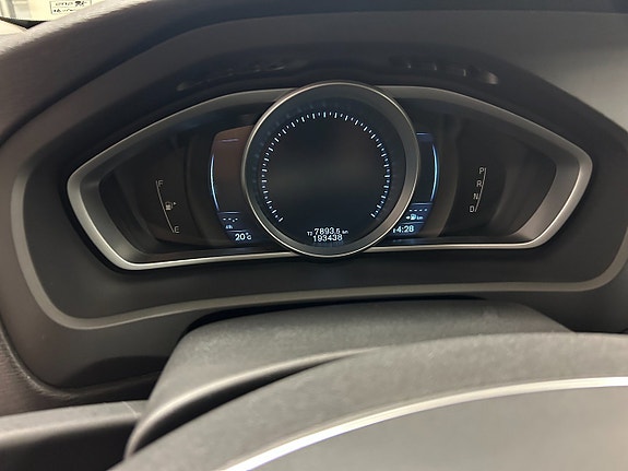 Volvo V40 Cross Country 12 of 13