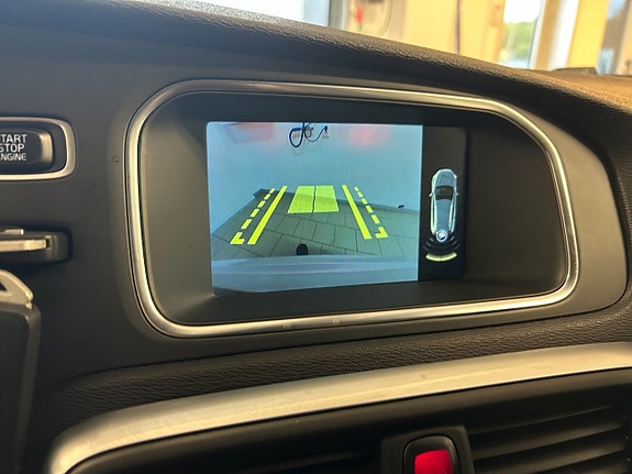 Volvo V40 Cross Country 13 of 13