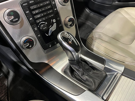 Volvo V60 17 of 21