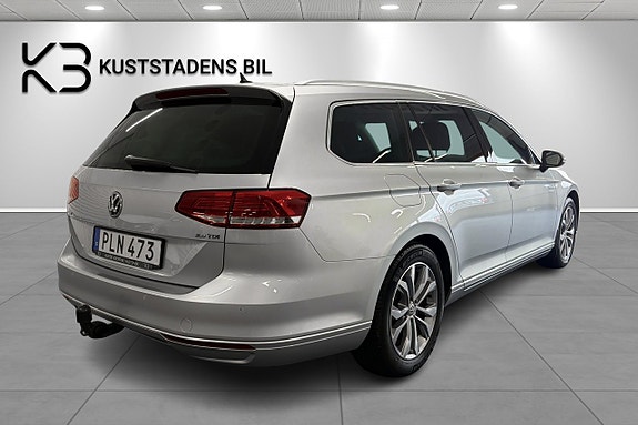 Volkswagen Passat 3 of 23