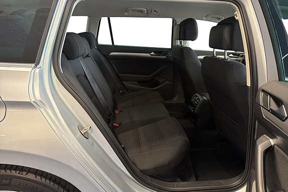Volkswagen Passat 22 of 23