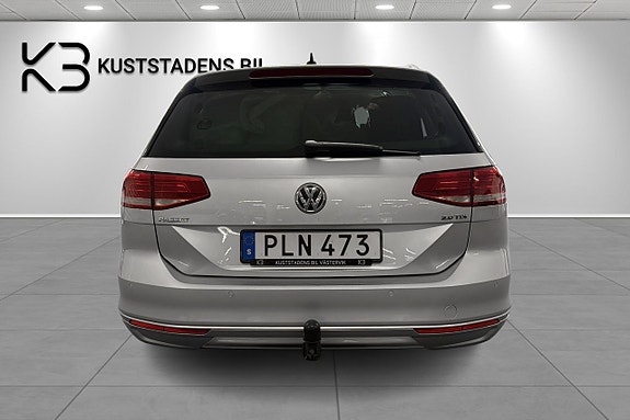 Volkswagen Passat 4 of 23