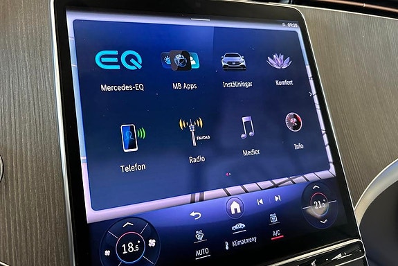 Mercedes-Benz EQE300 13 of 14