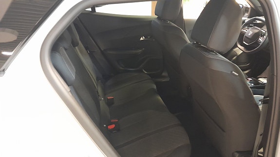 Peugeot 2008 9 of 13