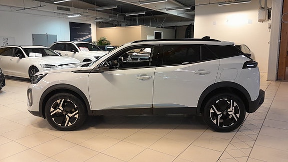 Peugeot 2008 2 of 13