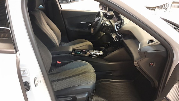 Peugeot 2008 12 of 13