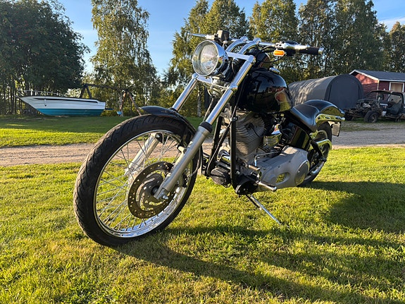 Harley-Davidson Softail Standard 2 of 5